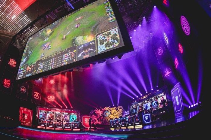 How League of Legends Created Its Own Mainstream